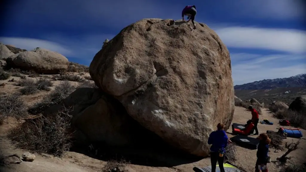 bouldering in bishop california stop 2022